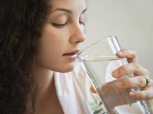 早上空腹喝白開水能排毒嗎？空腹喝什么水最好