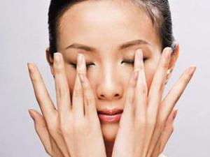 眼屎多是怎么回事？5類異常分泌物導致眼屎多