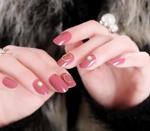 貼美甲貼紙有什么危害?美甲貼沾水會不會掉