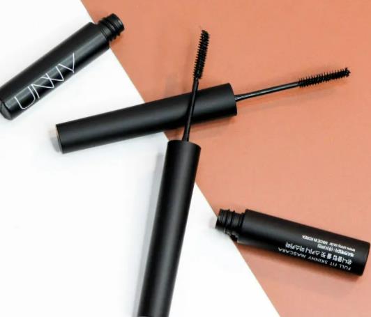 睫毛膏干了怎么辦?睫毛膏干了加眼藥水還是爽膚水