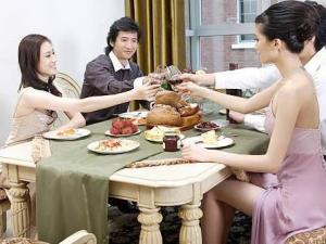 女人用餐注意什么？女士用餐禮儀八個(gè)“不”