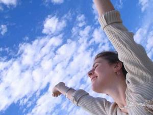 生完孩子白頭發怎么辦？生完孩子掉頭發的原因