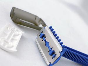 剃須刀片多久換一次？如何用剃須刀片刮胡子