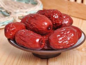 經(jīng)期水腫吃大棗好嗎？經(jīng)期飲食要注意什么