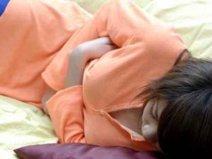 來月經前幾天為什么肚子疼？來月經肚子疼怎么辦