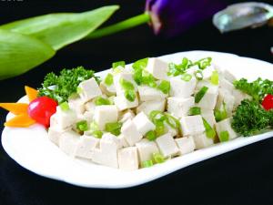 小蔥拌豆腐怎么做好吃?小蔥拌豆腐的做法