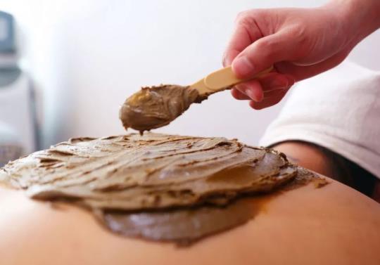 泥灸發(fā)熱持續(xù)短是效果不好嗎?泥灸敷后背對身體有哪些好處?