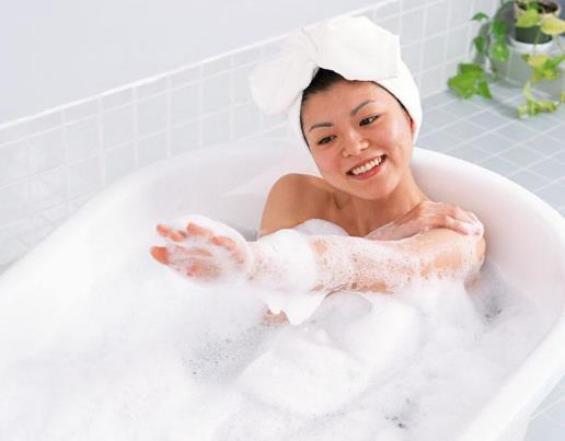 孕婦可以用馬鞭草沐浴露洗澡嗎?麝香沐浴露對孕婦有傷害嗎
