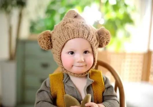 新生兒吸奶一般吸多久才會飽?寶寶肚子脹氣怎么緩解