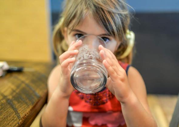 ��ͯ��ˮ������ЩΣ����?j��)�ͯÿ���ˮ���Ƕ��?></a></p>
              <p class=title style=