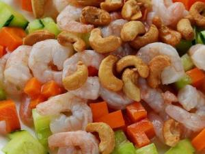 腰果的營養(yǎng)價值、功效與作用、食用禁忌、食用方法