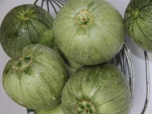 吃香瓜好嗎？香瓜的營(yíng)養(yǎng)價(jià)值、功效與作用