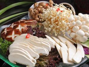 怎樣挑選新鮮蘑菇？常見菌類食物的選購技巧