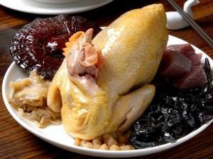 如何鑒別散養雞與速成雞？散養雞與速成雞的區別