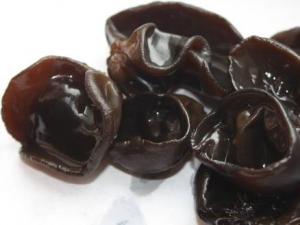 怎樣挑選優質黑木耳？挑選黑木耳的小竅門