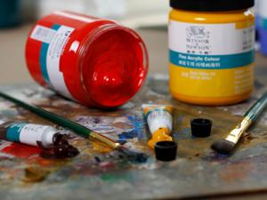 丙烯顏料怎么洗？丙烯顏料有毒嗎