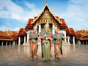 去泰國旅游要多少錢？去泰國買什么化妝品？