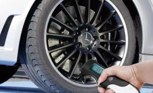 胎壓亮黃燈還能開嗎 胎壓低對油耗影響大不大