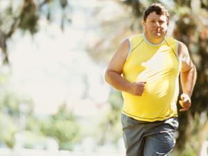 啤酒肚的危害有哪些？睡眠質量差易致啤酒肚