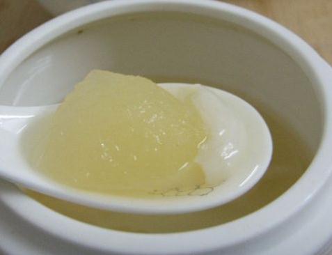 霧霾天氣吃什么排毒?霧霾天氣喝什么好?霧霾天氣注意事項(xiàng),雪梨燉百合潤(rùn)肺抗病毒