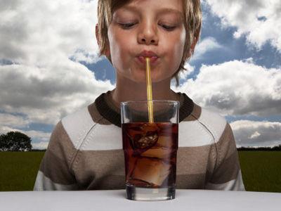 喝可樂對人體的危害有哪些?經常喝可樂有什么壞處