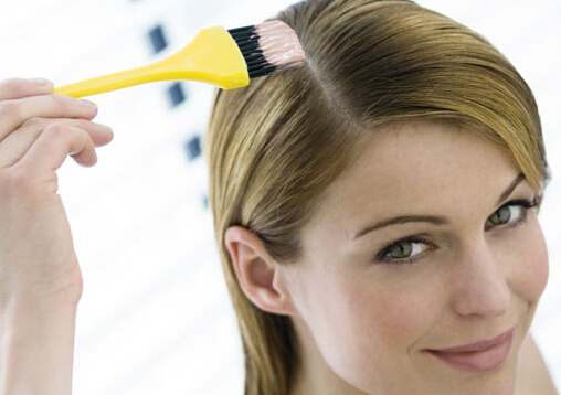 洗染發(fā)劑弄手上怎么洗？洗染發(fā)劑弄衣服上怎么洗