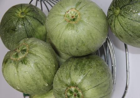 吃香瓜好嗎?香瓜的營養(yǎng)價(jià)值、功效與作用