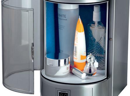 護膚品放冰箱里好嗎？護膚品亂冰鎮給肌膚保養幫倒忙