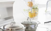 油污重災(zāi)區(qū)：廚房360度清潔竅門(mén)大放送