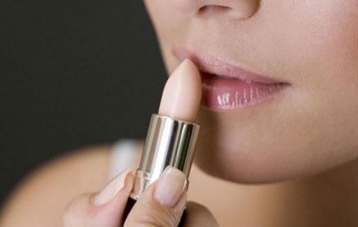 如何護唇？冬天嘴唇干裂怎么辦？