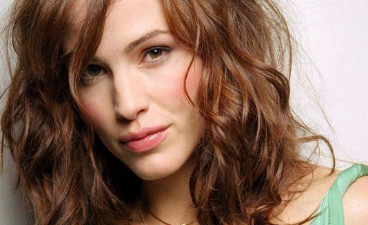 凌亂感側(cè)邊松散辮子頭怎么編?