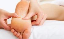 腳底板疼痛是病嗎？腳底板疼怎么辦？