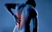 老人護腰三步：先轉再彎最后捶