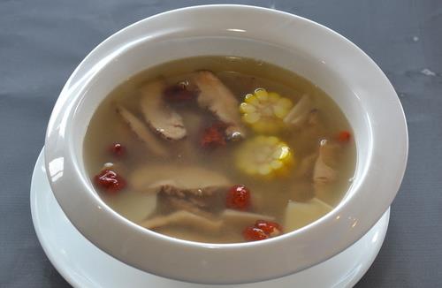 老人健脾可喝5款養(yǎng)生湯