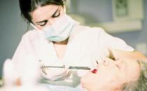 老人口腔保健的7個誤區