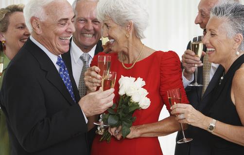 適度飲酒可以預(yù)防關(guān)節(jié)炎