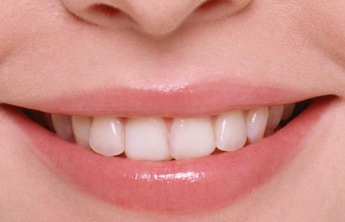 秋冬季節(jié)五步應(yīng)對(duì)唇部干裂