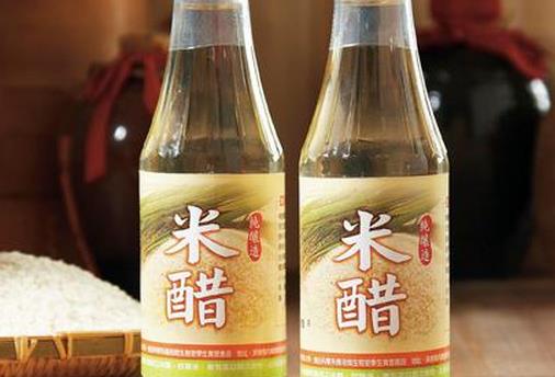 早晨洗臉水中加點“料” 六十歲不長斑!