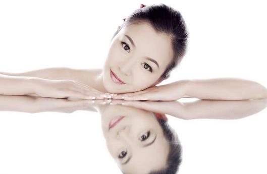 肌膚愛長痘 養(yǎng)成幾個好習(xí)慣少長痘