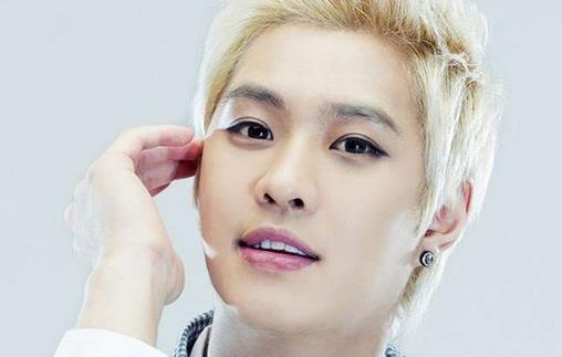 男性問題肌膚 電腦族男士護(hù)膚竅門