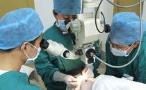 兩種手術摘除術治療白內障