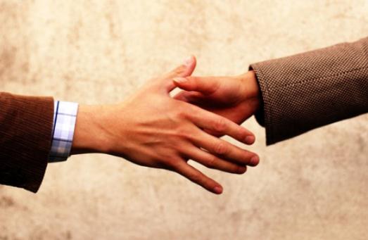 白領(lǐng)女性喜歡適當(dāng)?shù)谋弧膀}擾”？