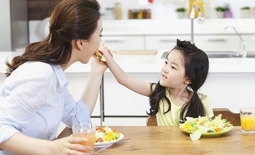 餐桌上的秘訣:讓他愛上你做的菜