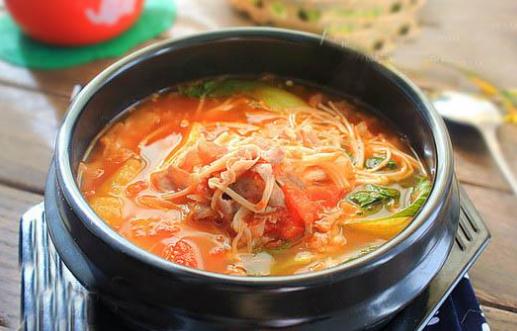 吃金針菇番茄湯幫你增強(qiáng)免疫力