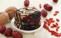 不同人吃固元膏方法不同