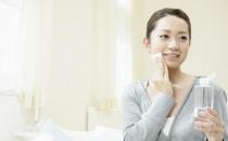 根據肌膚缺水狀況制定補水方案