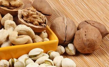 【堅(jiān)果】堅(jiān)果有哪些_堅(jiān)果的功效與作用_堅(jiān)果上火嗎_堅(jiān)果類食品有哪些