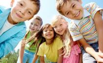 為啥孩子新換的門牙特別大？