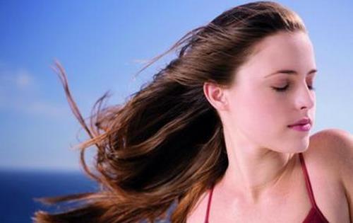 頭發(fā)枯黃易斷怎么辦 三大養(yǎng)護(hù)方法來解決