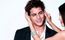 有這些信號(hào)說明他愛上你了